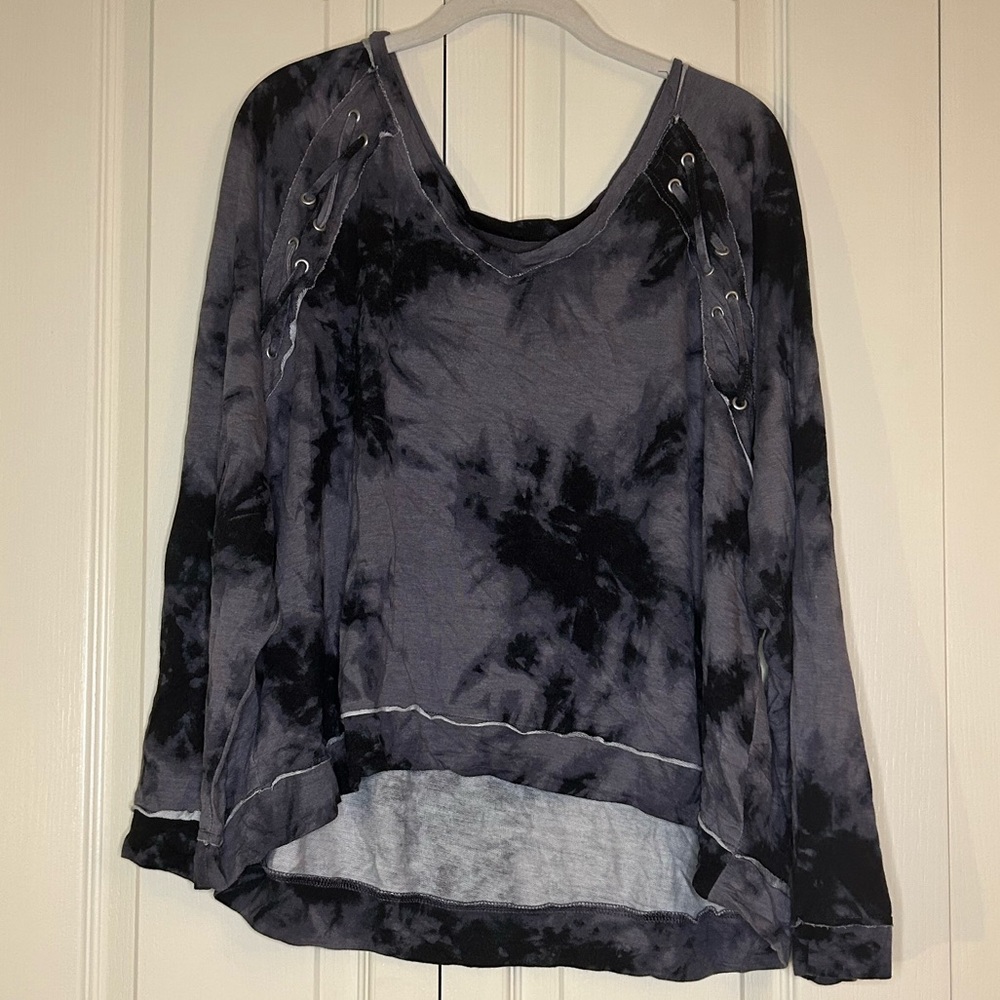 Plus Size Women’s Long Sleeve Detailed Tie Top | Size 1X